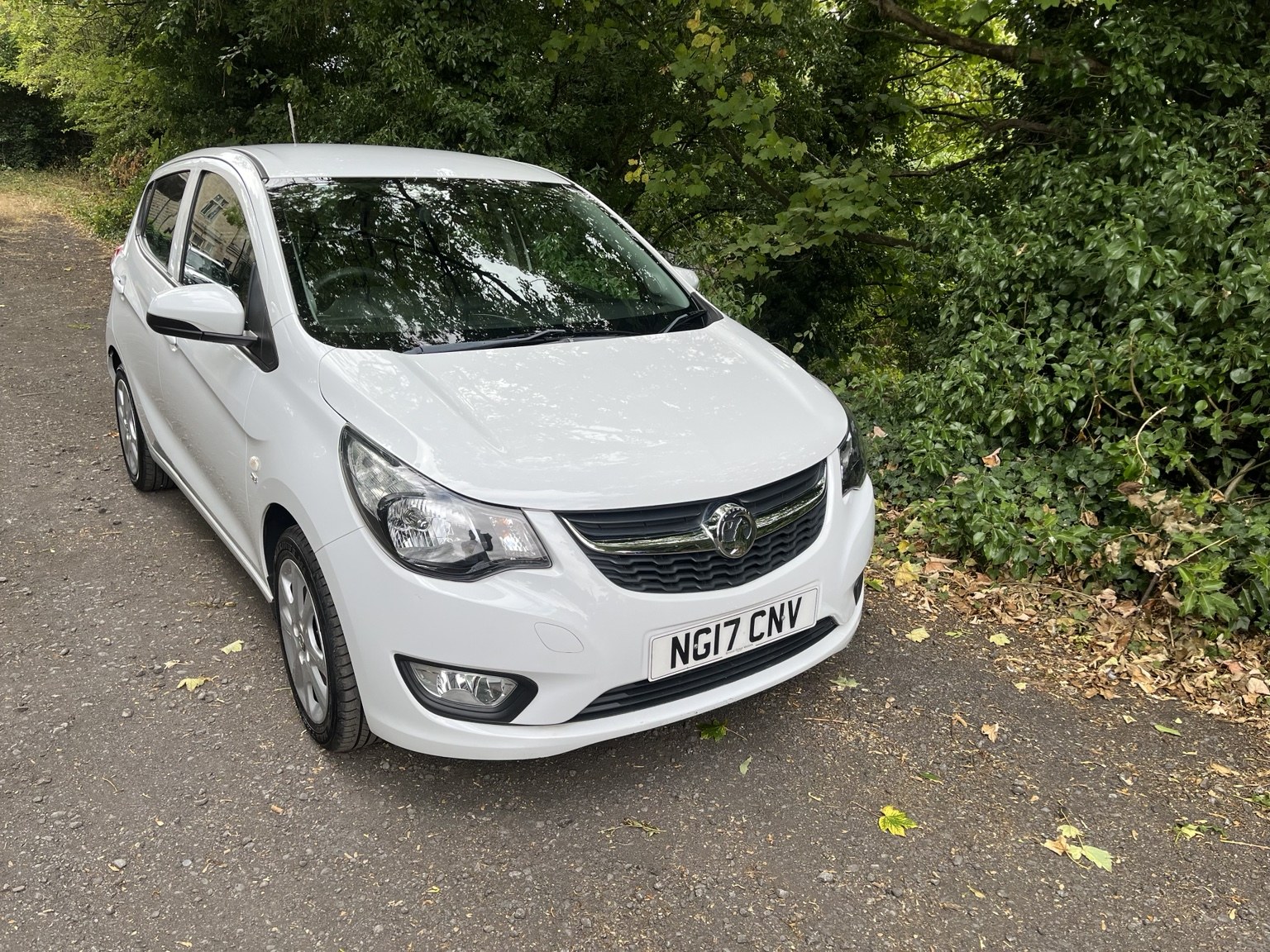 2017 Vauxhall Viva 1.0 SE exterior view