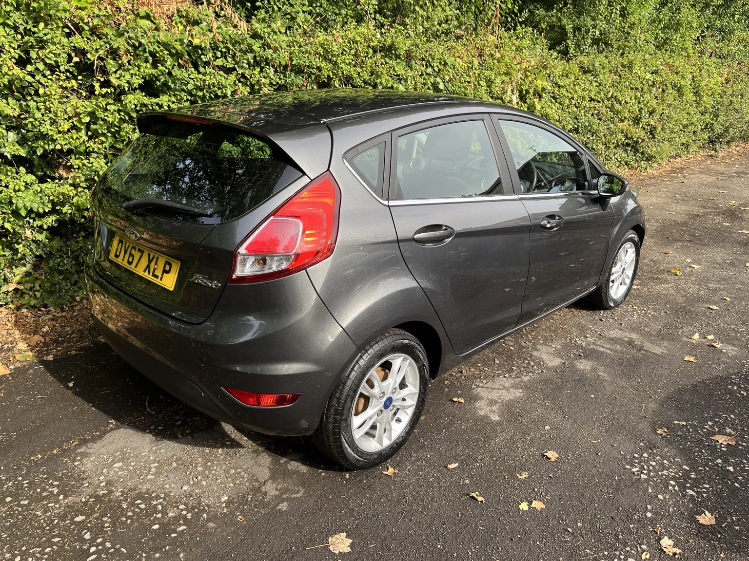 2017 Ford Fiesta thumbnail 2